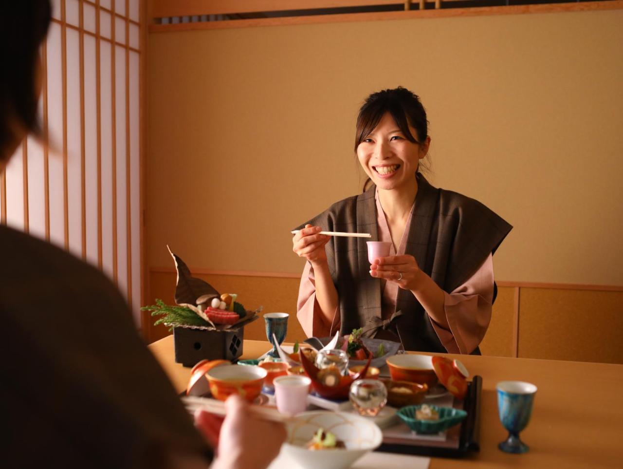 Hotel Tamanoyu Matsumoto Buitenkant foto